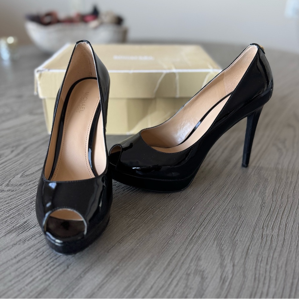 Michael Kors 4 Inch Stiletto Heels, Peep Toe, Black Patent Leather, Size 6.5 - Picture 5 of 9